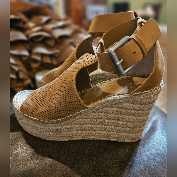 Marc Fisher Natural Suede “Annie” Wedges - Picture 9 of 13